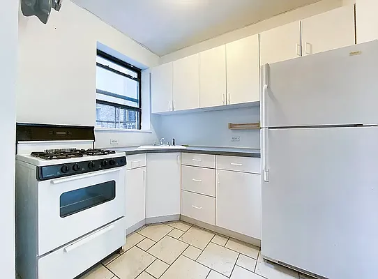 Rented by Compass | media 7