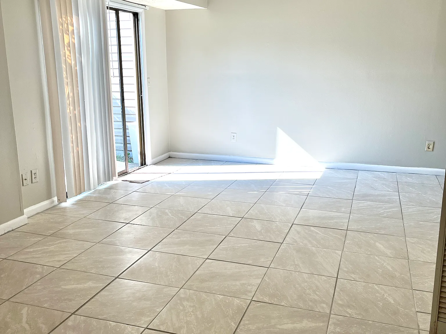 2 bed, 1.5 bath, 1100 sqft, $1,150 — Photo 4