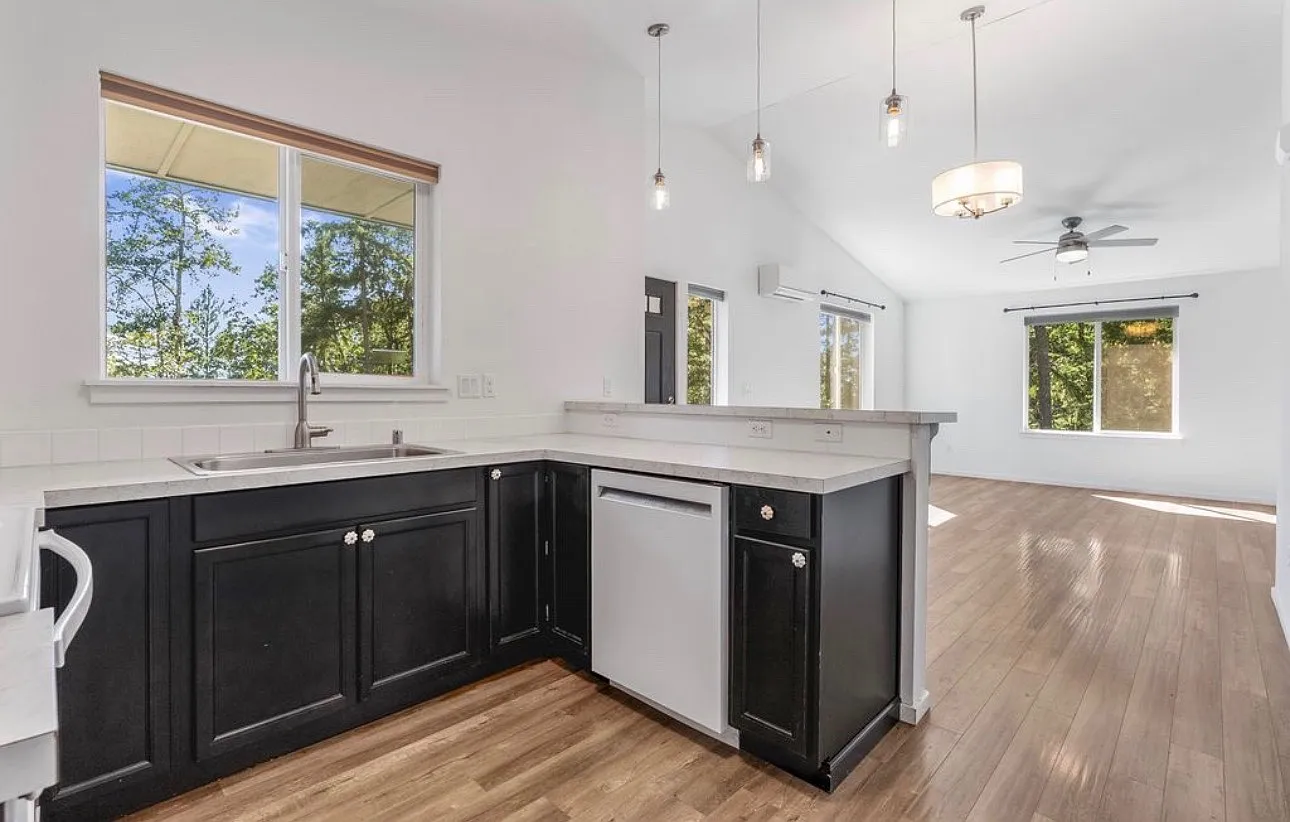 2 bed, 874 sqft, $1,800 — Photo 4