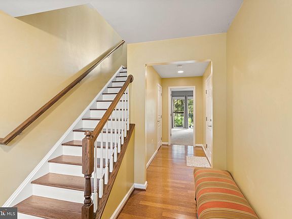 3rd image of 8219 Heritage Crossing Ct