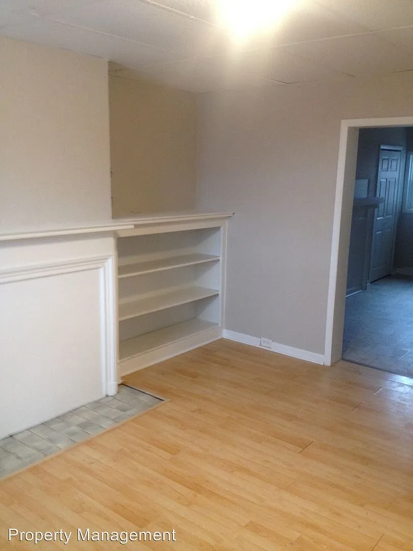 24 Sharon St photo 1
