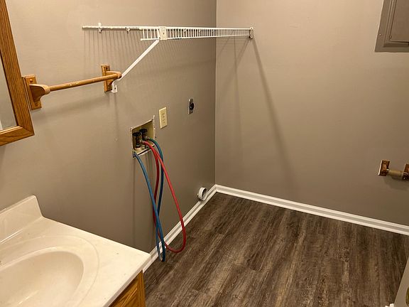5th image of 185 S Killarney Ln APT 2