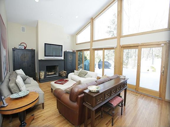 Sunny &amp;amp; Bright Contemporary