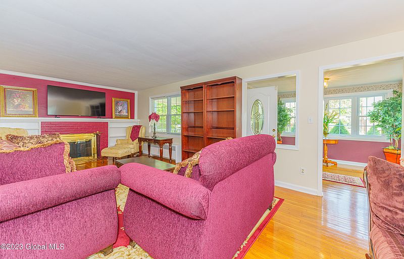 5th image of 27 Marwood Street