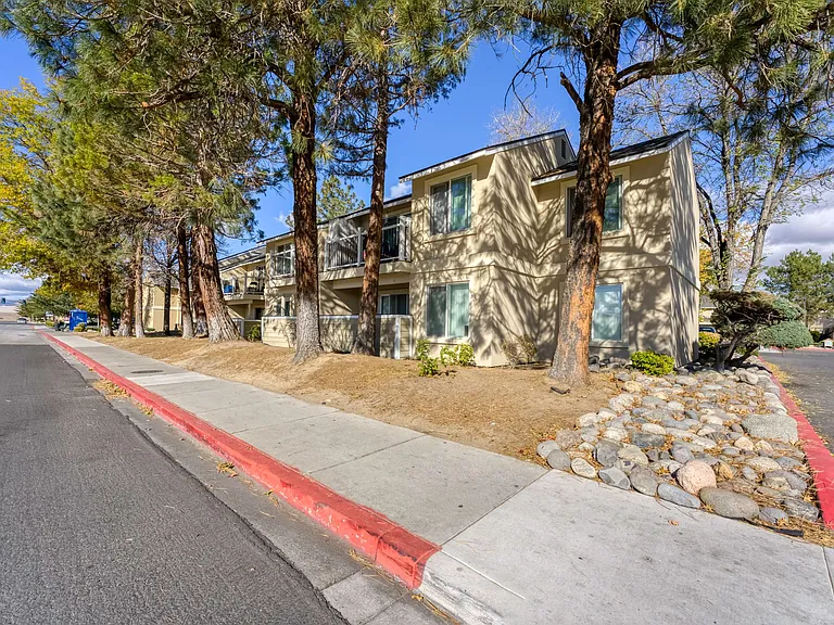 Sierra Woods — Photo 10