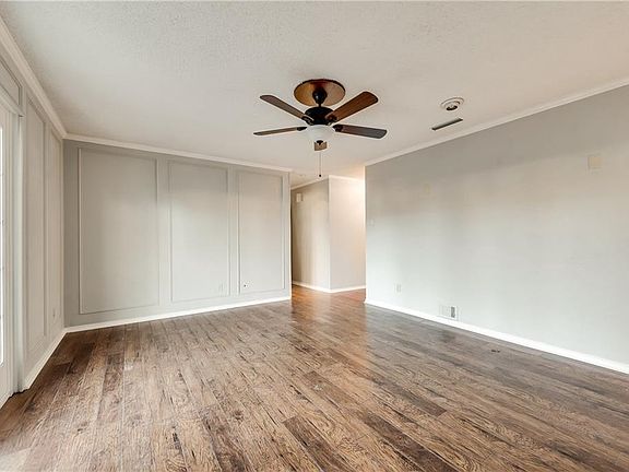 3rd image of 2818 Lambert Dr