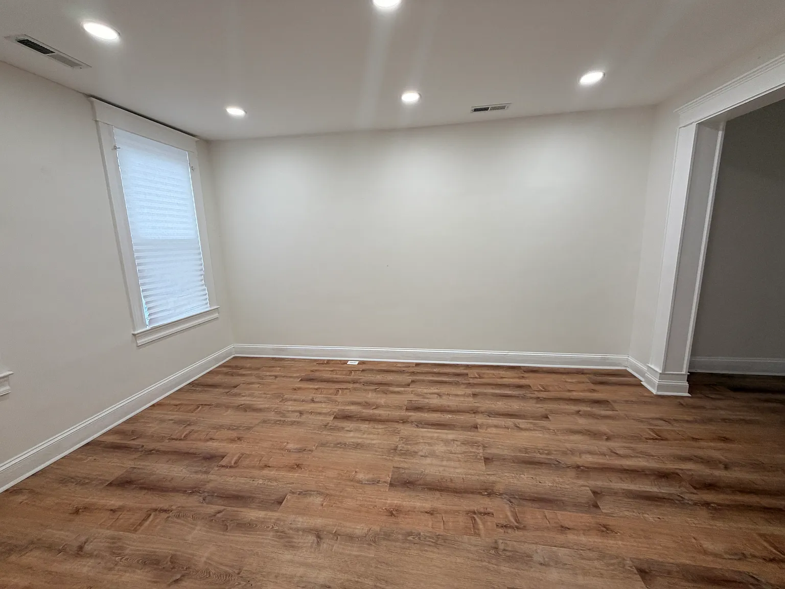4 bed, 2.5 bath, 2110 sqft, $2,250 — Photo 3