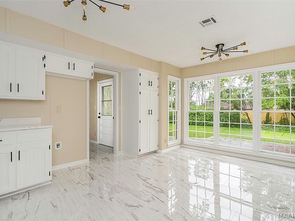 4th image of 3520 Melton Rd