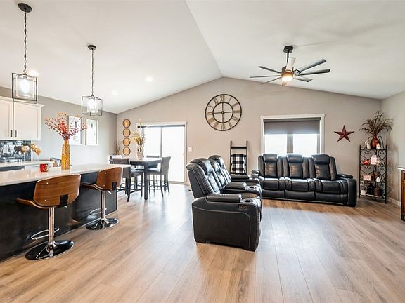4th image of 4544 Dry Creek Ln