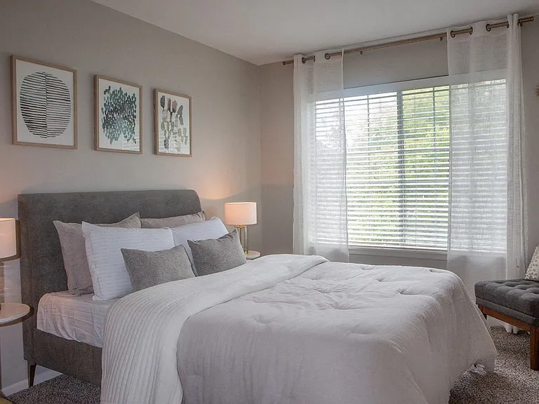 Arlington Club Apartments — Photo 15