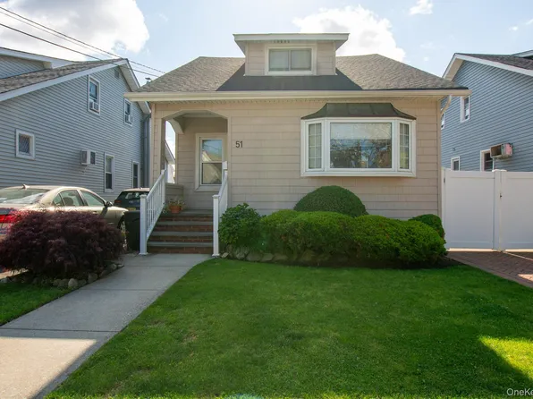 51 Hoffman Street, Franklin Square, NY 11010