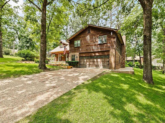 3rd image of 14 Heritage Ct