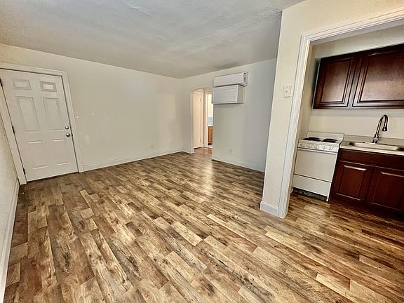 5th image of 1005 Little Bay Ave #B6