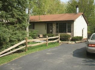 3988 Queensbury Rd, Orion, MI 48359