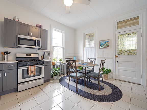 5th image of 3615 W Diversey Ave