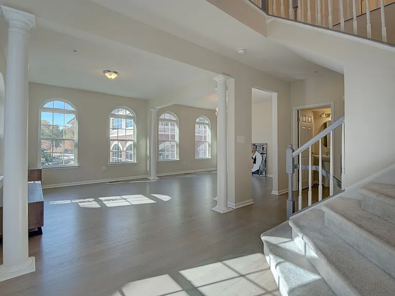 940 Hall Station Dr — Photo 7
