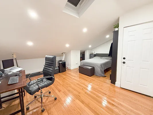 Rented by Coroi Corp | media 1