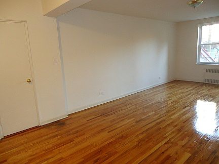 3rd image of 8455 Daniels St #5E