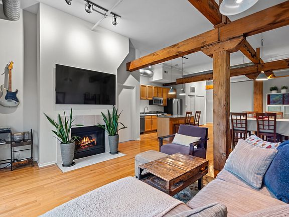 3rd image of 1525 S Michigan Ave APT 309