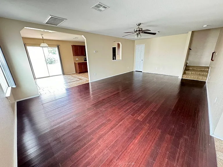 813 Draco Dr — Photo 2
