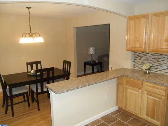 4th image of 731 Plumtree Ln