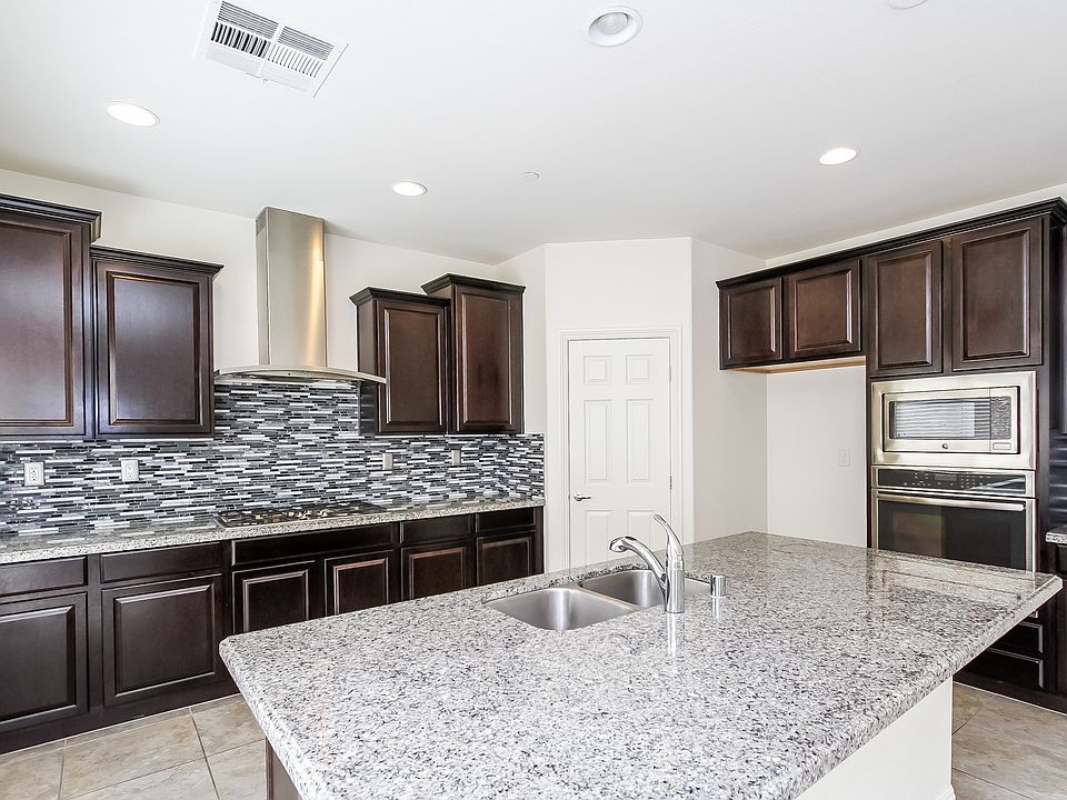 1st image of 809 Tarbet Ave
