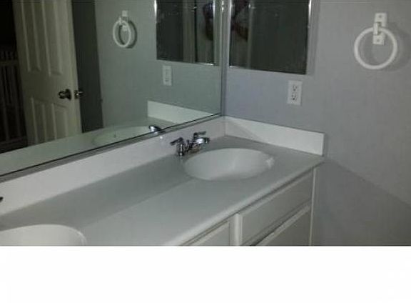 5th image of 612 Wildrose Cir