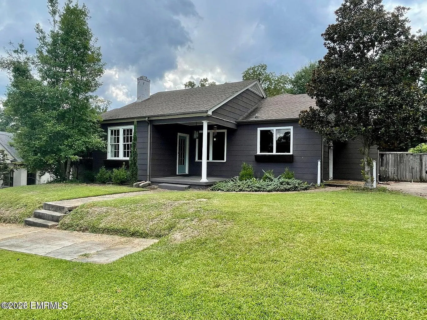 3 bed, 2.0 bath, $1,600 — Photo 1