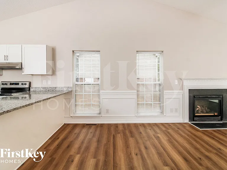 3628 Sharon Ave — Photo 4