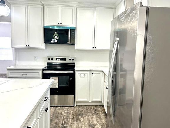 5th image of 1004 W Sherer St