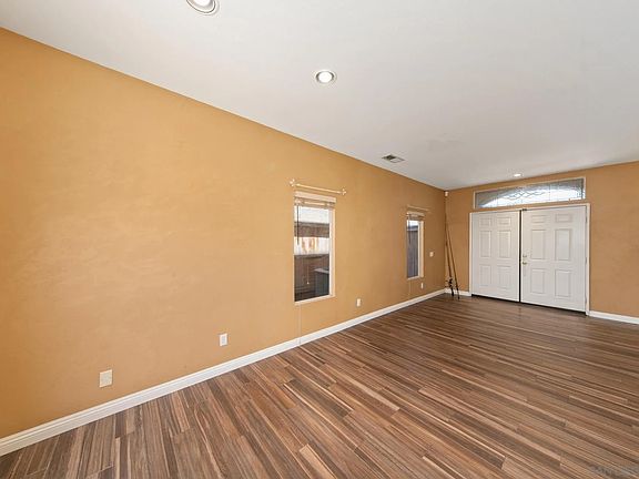 5th image of 619 Sonoma St