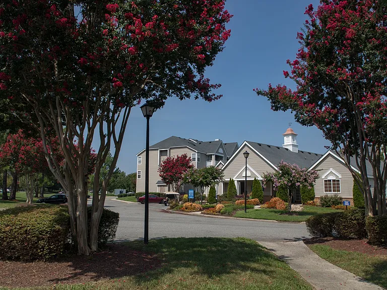 Featherstone Apartments at Kiln Creek — Photo 9