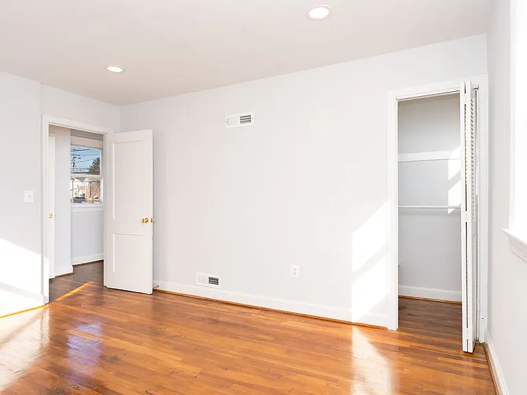 10026 Lorain Ave — Photo 30