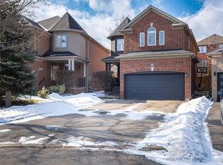 462 Hewitt Cir #BASEMENT, Newmarket, ON L3X 2M1