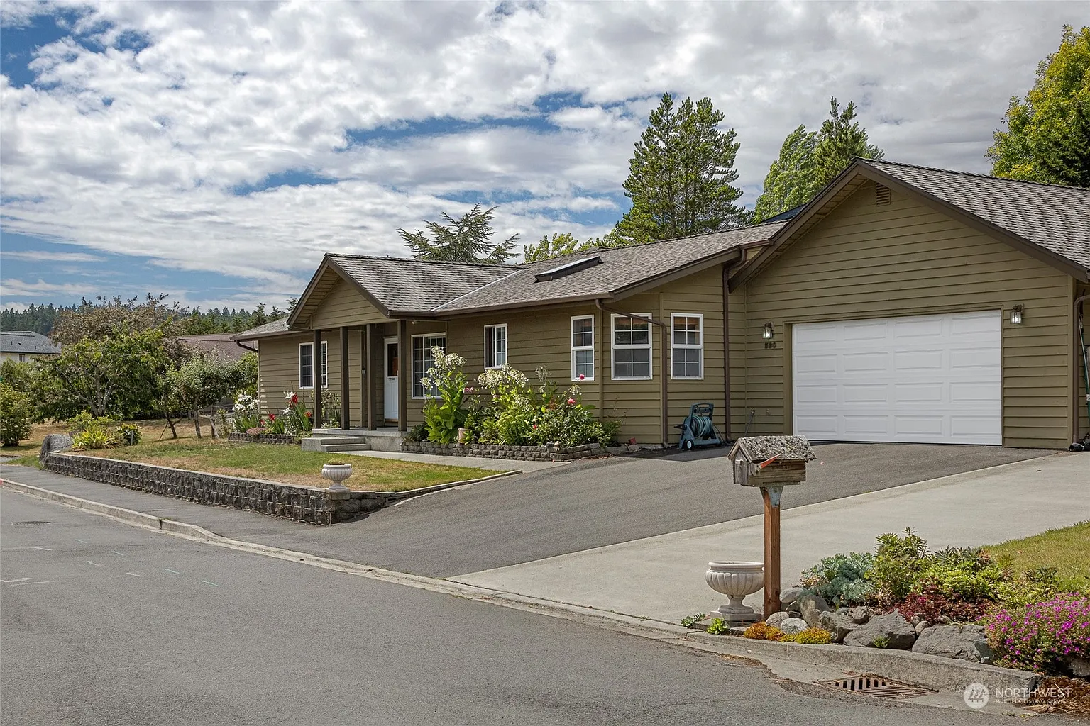 520 Spruce Street photo 1