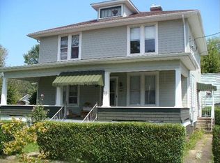 38 Main St, Shinnston, WV 26431