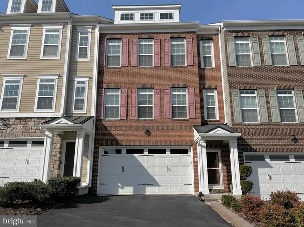 9503 Westerdale Dr, Upper Marlboro, MD 20774