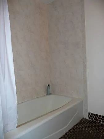 1012 E Capitol St SE #B — Photo 12