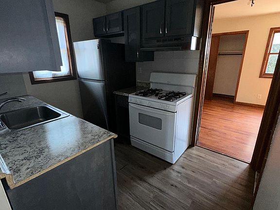 3rd image of 82 Bishop St Floor 2