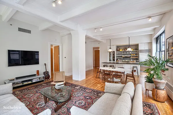 Sold by Sotheby's International Realty | media 1