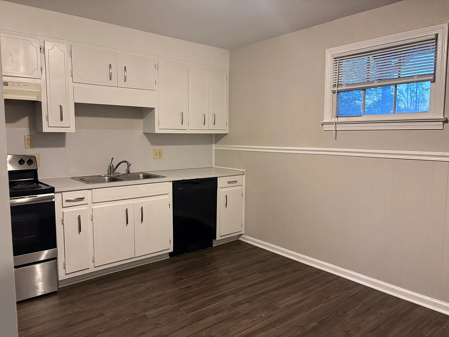 2 bed, 1.5 bath, 910 sqft, $1,100 — Photo 4