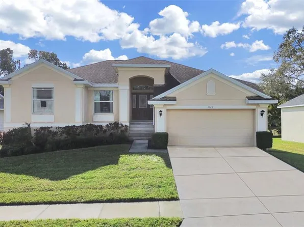 1025 Lake Avoca Pl, Tarpon Springs, FL 34689