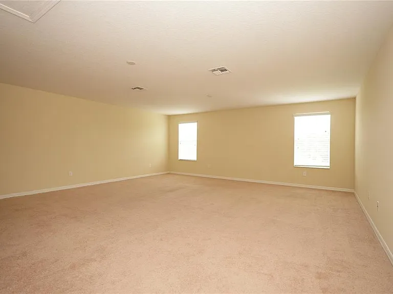 2926 Youngford St — Photo 21