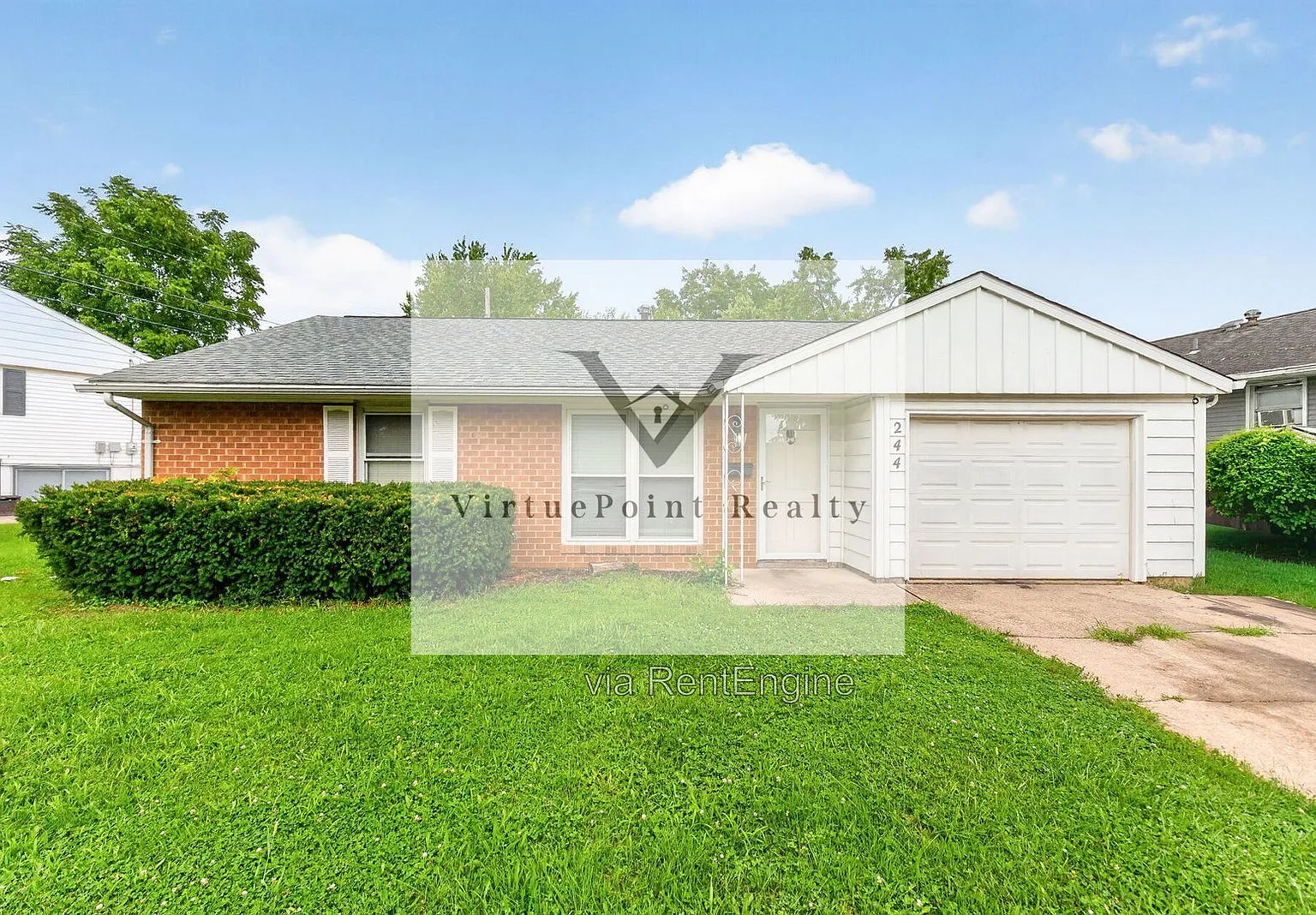 3 bed, 1.0 bath, 1055 sqft, $1,775 — Photo 1