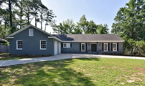 426 Forest Glen Dr Photo 1