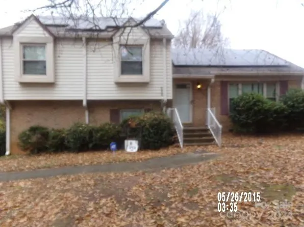 671 Archdale Dr, Charlotte, NC 28217
