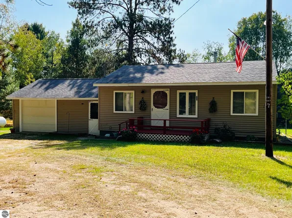 4463 W 48th Rd, Cadillac, MI 49601