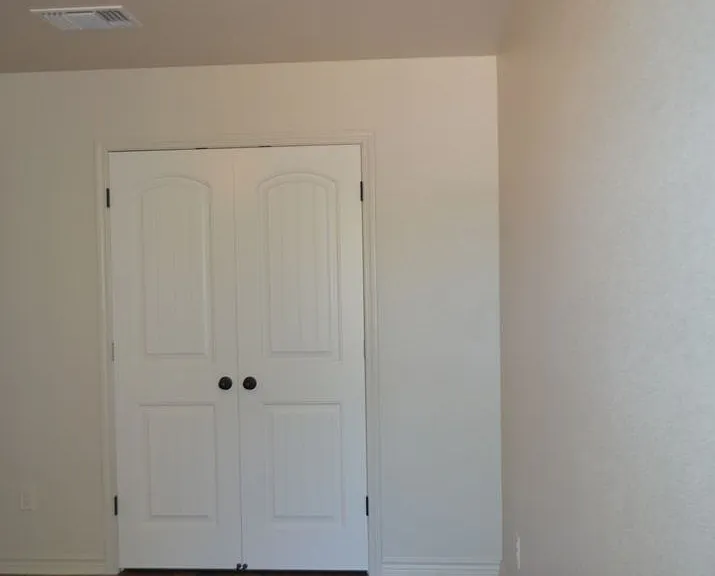 1906 Castroville Tr — Photo 11