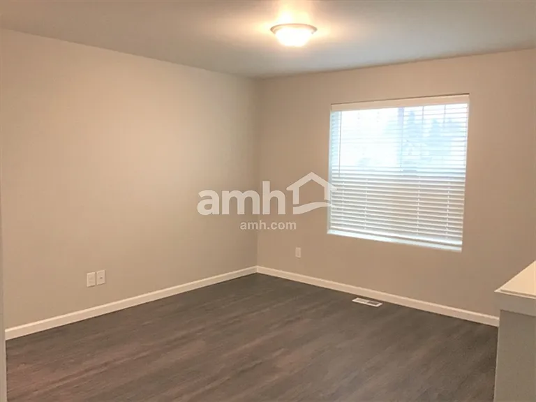 967 Riggs Dr — Photo 5