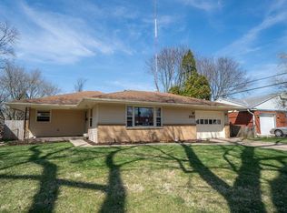 1012 Brookfield Rd, Rockford, IL 61107
